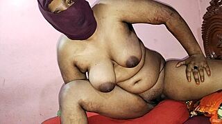 Deshi babe fuck me hard indian style hot pussy