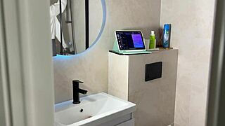 whoa, alt-girl sends steamy shower nudes with juicy tits and tight pussy play 😍🚿