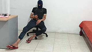 i get so horny watching her shake that huge curvy ass