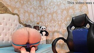 Bbw latina boldly shakes huge ass rebolando in tight leggings dance