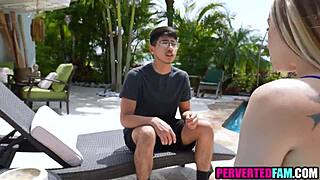 shaved slut babe fucks hardcore pussy play