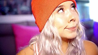 Big-Assed Valentina's Cock-Sucking Temple Worship Daily!