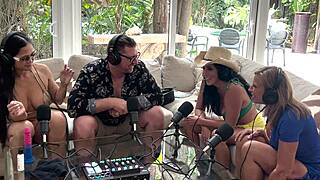 Abi James Cruises with Sunni Daize