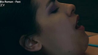 worship my feet and pussy right now