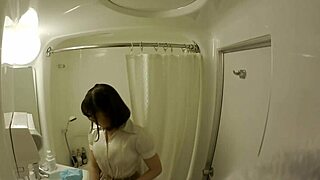 whoa秋葉原 underground idol's special backstage perks with hot facial extras 😲