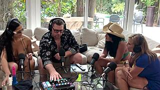 Abi James Cruises with Sunni Daize