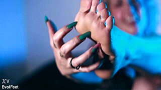 Ready to worship Marilou's feet with queen's hot masturbation?