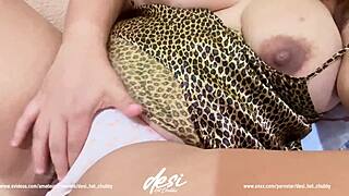 Pregnant indian bhabhi rubs hairy pussy on cam 👅💦