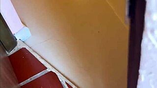 Curvy madrastra sneaks in for sneaky cowgirl ride and full creampie drain