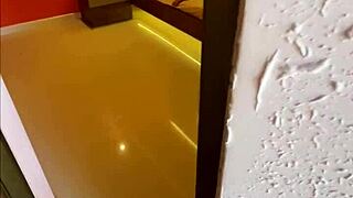 Curvy madrastra sneaks in for sneaky cowgirl ride and full creampie drain