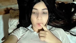 A sultry latina fingers her juicy pussy in casual solo play