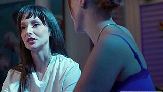 milf and teen scissor kiss in hot lesbian action!