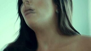 hot teen dives into twin girlfriend's wet pussy feast!