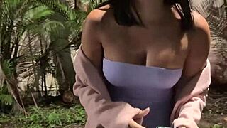 Novinha asiática riding big cock raw outdoors with driver cum in mouth 😘🍆