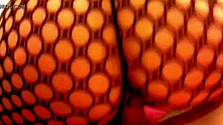 Sexy Girl Teases Curves In Sultry Lingerie