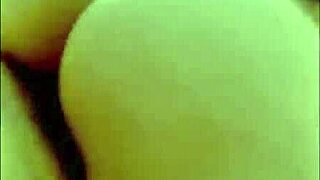 big ass bitch cums soaking her wet pussy hard