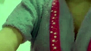 Venezolana Prostitute Flashes More Live