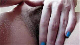 super hairy pussy closeup! 🌿💦