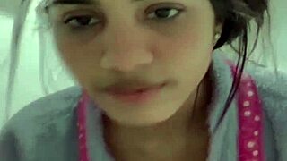 Venezolana Prostitute Flashes More Live