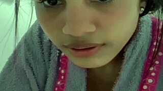 Venezolana Prostitute Flashes More Live