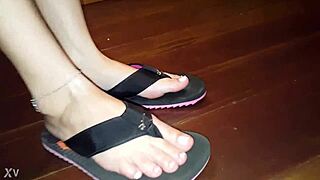 Have you seen Luh's perfect feet yet?