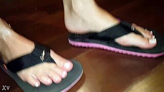 Have you seen Luh's perfect feet yet?