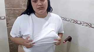 ohh im in da bathroom playin wit dis wet shirt on fingering my fat colombian pussy til i scream huge tits bouncin nasty
