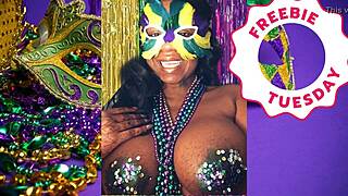 jessica grabbit flashes big tits at mardi gras party