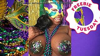 jessica grabbit flashes big tits at mardi gras party