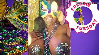 jessica grabbit flashes big tits at mardi gras party
