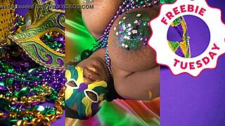 jessica grabbit flashes big tits at mardi gras party