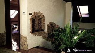 oh man this big cock feels amazin i'm ridin hard till that facial blasts!