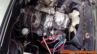 amateur babe pawns pussy for cash on hidden car cam