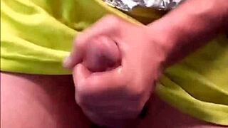 gazzadomm teases with dirty solo play