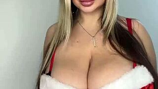 merry christmas big natural tits milf unwraps juicy gifts 🎁🍒