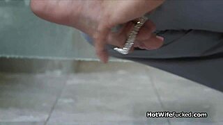 Spicy hotwife dives deep into throbbing oral action