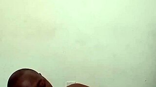 shaved pussy masturbates to fresh porn