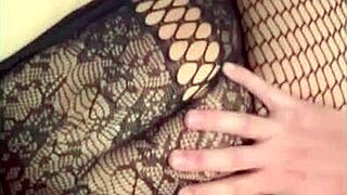 doorman bangs curvy egyptian milf rabab hard in bedroom