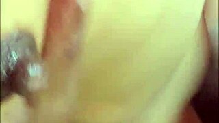 Delivery boy boldly bangs curvy Indian babe hard for parcel payment