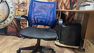 arab milf watches porn and fingers her shaved pussy