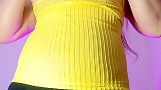 Infiel Latina Wife's Leggings Masturbation for Secret Lover