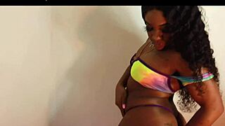 Gorgeous Asian model dances shaking her juicy ass to Mayjahpayne Waze