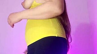 Infiel Latina Wife's Leggings Masturbation for Secret Lover