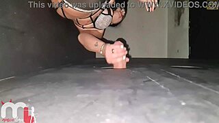 o alemão safado tentou tirar a calcinha sem que eu percebesse vacilão ele