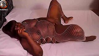 Big booty African babe, ready for BBC gangbang threesome pounding?