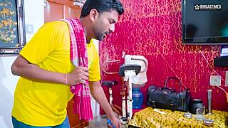 desi babe seduces servant for sneaky fuck