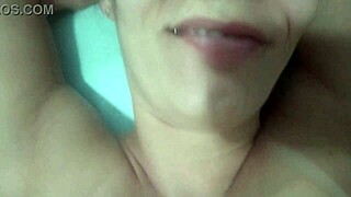 coroa milf with slutty face lets me raw fuck her wet shaved pussy creampie