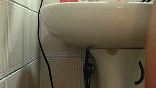 i'm masturbating my shaved pussy before fucking around