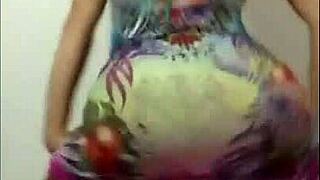check out this sexy twerk girl shaking her hips dancing wild 🔥🍑
