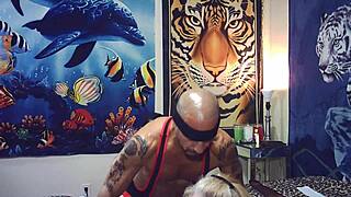 quick backstage pussy fuck and dick suck during porn shoot